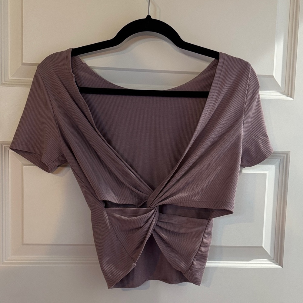 Hollister Twist-Front Top